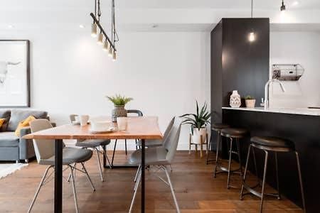 Sleek Condo In The Heart Of Little Italy By Den Stays Монреаль Экстерьер фото